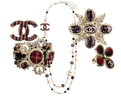 chanel accessoires bijoux|Chanel jewelry for women.